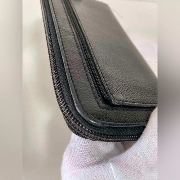 Pre-loved Chanel caviar leather zippy wallet - Picture 3 of 7